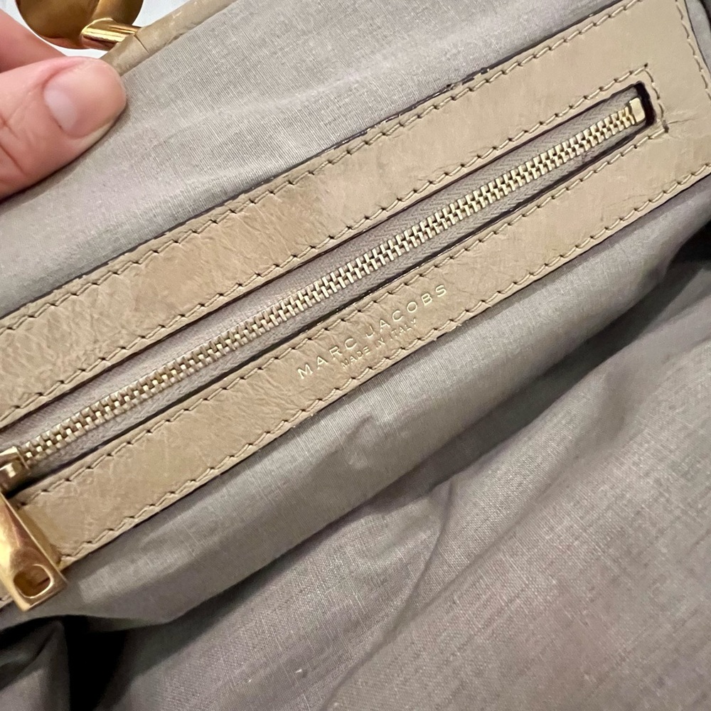 Authentic Marc Jacobs Patchwork Stam Beige - image 7